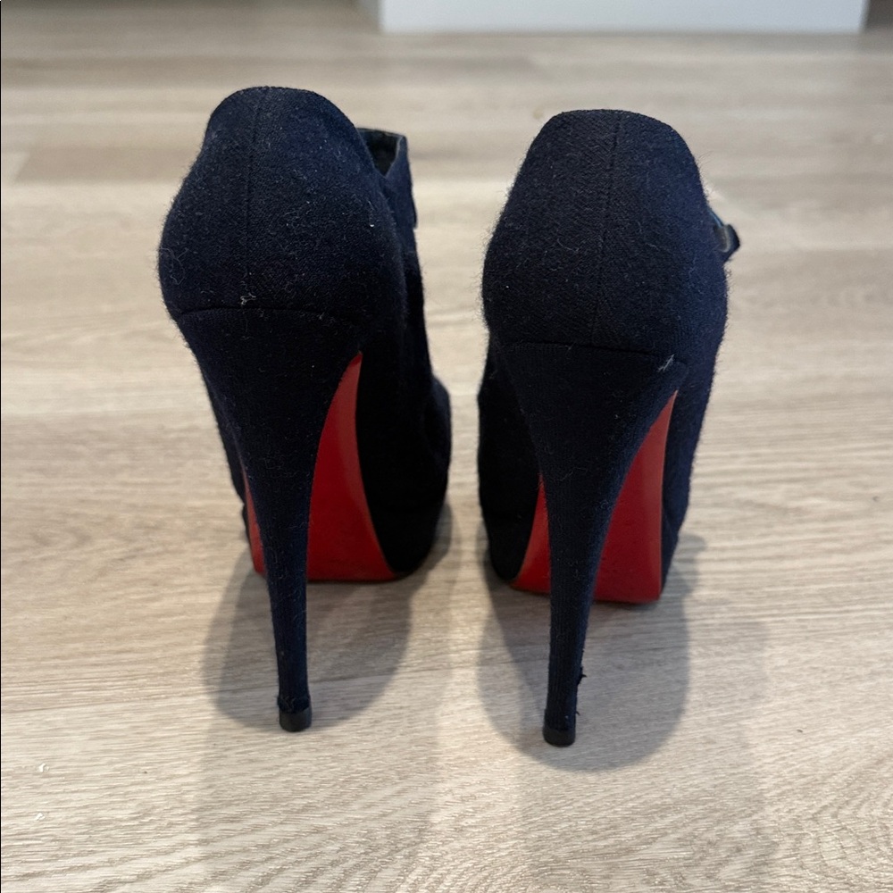 Christian Louboutin Navy Flannel "Loubout" 150 Peep-Toe Booties - Picture 4 of 8